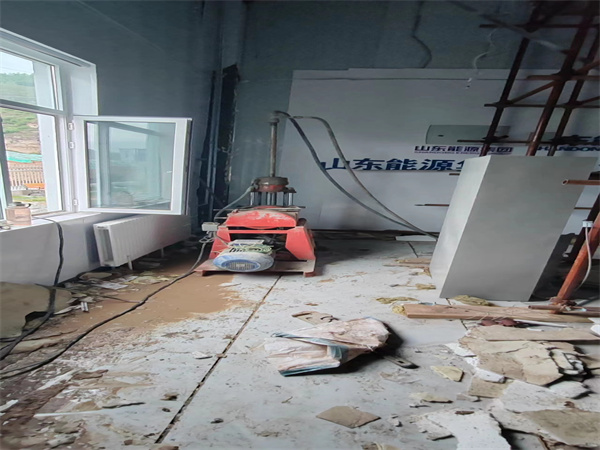 杨林尾镇地基基础下沉墙体裂缝加固注浆顶升施工